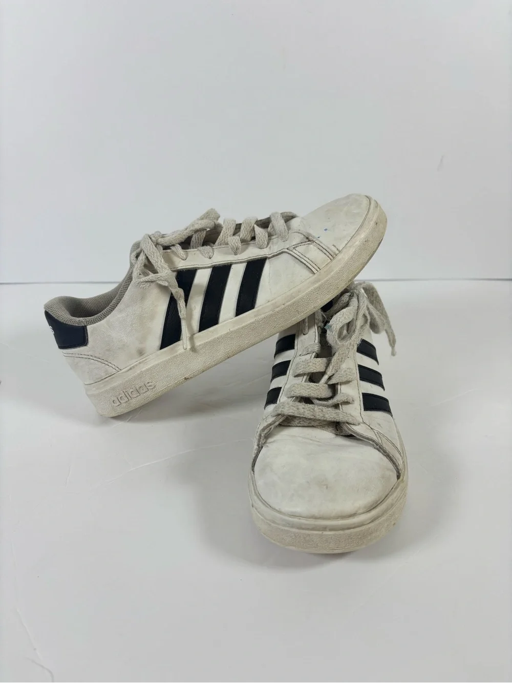 adidas unisex White and Black Stripe Low-Top Sneakers